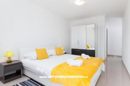Apartments Knezovic photo 2