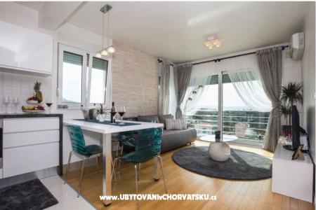 Bubbles Luxury Penthouse with jacuz photo 4