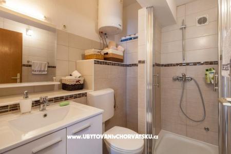 Apartments Leni photo 5
