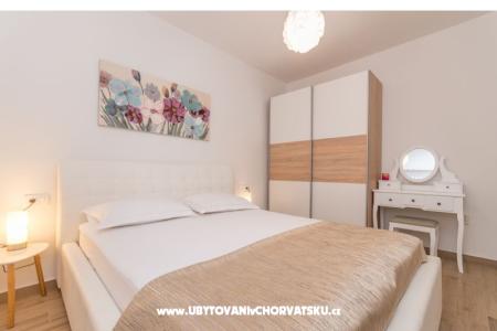 Apartments Bonaca - Prvi red do mora photo 5
