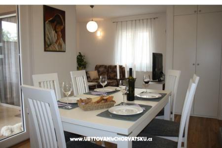House Rose photo 5