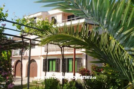 Apartment pool Slivar photo 2