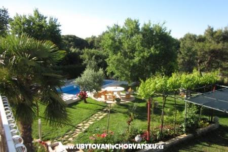 Apartment pool Slivar photo 4