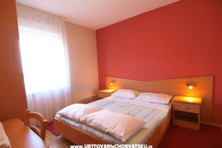 Apartments with pool Jadranka photo 5