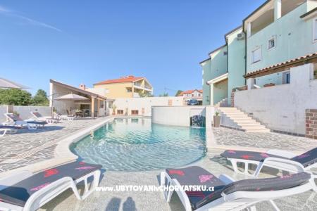 Apartments with pool Štinjan photo 3