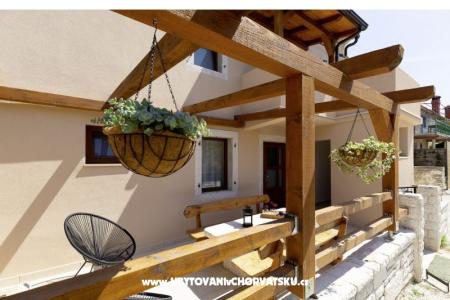 House Almar photo 2