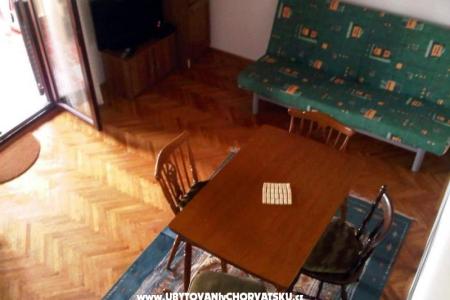 Icarus Apartments photo 5