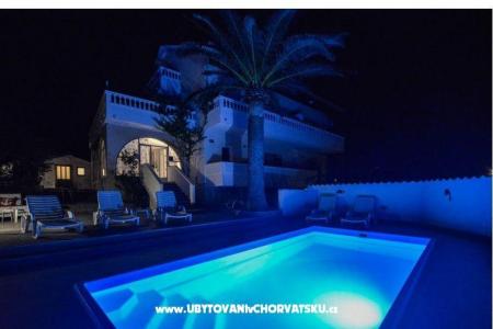 Apartments Anny with pool photo 2
