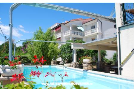 DeltaS Studios and Apartments photo 3
