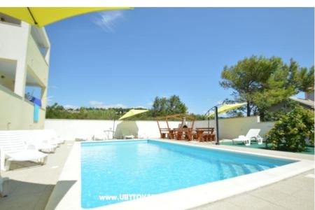 Home or Apts Miočić without owner – Ražanac Croatia