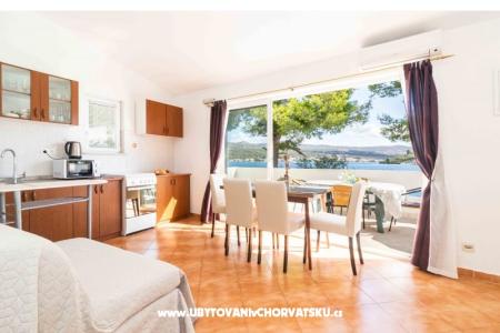 Apartment Bronislovas Rogoznica Croatia