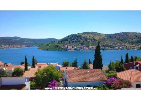 Apartments Vedrana photo 3