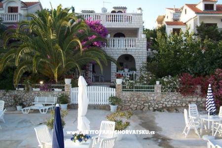 Villa Jozo Apartments photo 2