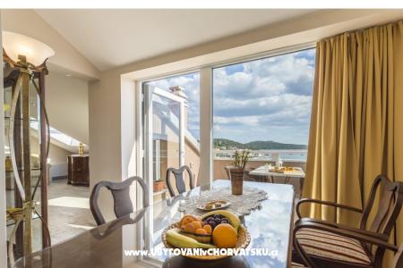 Flores Luxury Suites photo 5