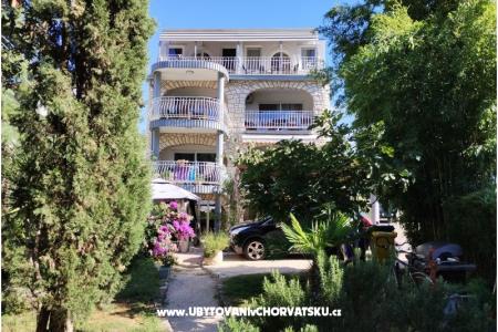 Apartments Ana photo 4