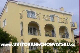 Apartments Laura photo 2