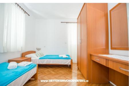 Apartments Anamarija photo 5