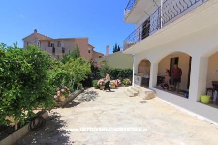 Brodarica beach house photo 3