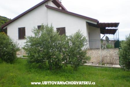 House Karmela photo 4
