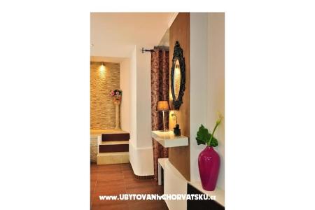 Apartment ANITA & Kuni-Centar photo 2