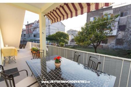 Apartment Mirjana photo 4