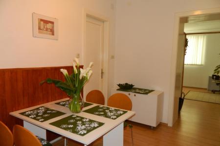 Charming 3 BD in centre of Split photo 3