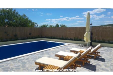 Countryside house with pool photo 3