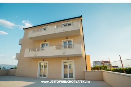 San Marian Apartments photo 5