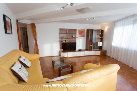 Spacious Apartment in City Center  photo 3