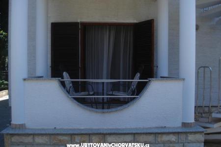 Apartments Galešić photo 4