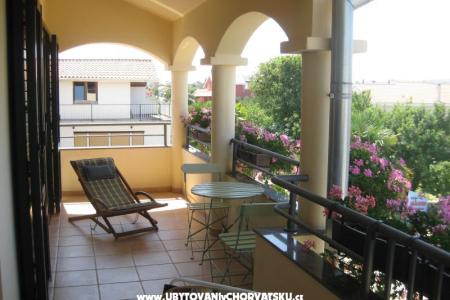 Apartments Mirakul photo 4