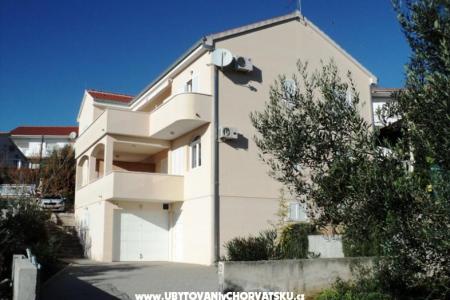 Apartments Zubak photo 2
