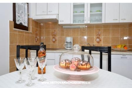 Apartments Marijana photo 3