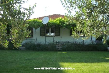 House Petar &amp; Apartment for 2 perso photo 2