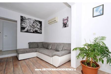 Petra Arbanija Apt photo 2