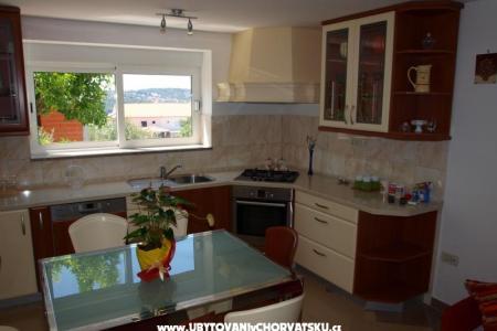 Apartments Roza photo 4
