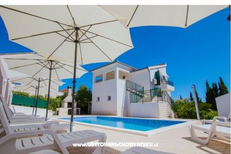 Apartments Milović 30 m od more photo 4