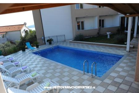 Apartments & Rooms Jelavić photo 2