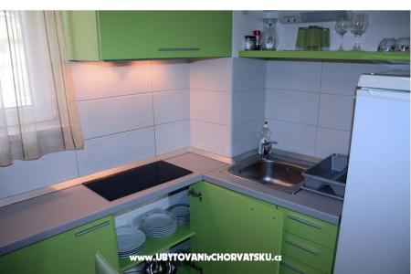 Apartments Tucepi Jakić photo 4