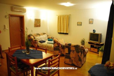 Apartments Zelic Tucepi photo 4