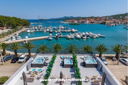 Apartments Dora Kukljica  photo 2