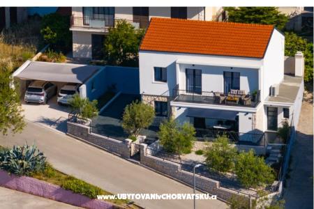 House s pogledom na more Antivo photo 2