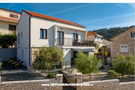House s pogledom na more Antivo photo 4