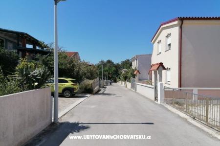 Apartment Vir photo 3