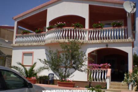 Apartments Kantoci Island of Vir Croatia