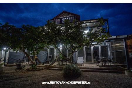 Apartments Villa Agape Vir photo 3