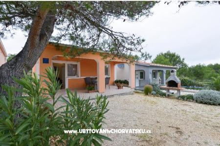 Vacation house Roko – Island of Vir Croatia