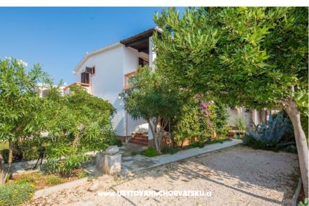 Manda Apartments Island of Vir Croatia