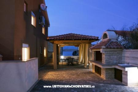 Villa Vista Apartments photo 5