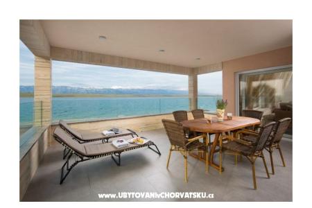 Villa Vista Royal photo 5